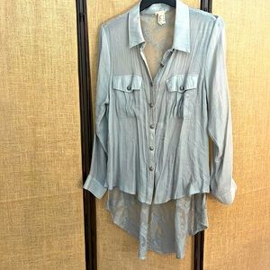 Gimmicks See-through lace back light green blouse